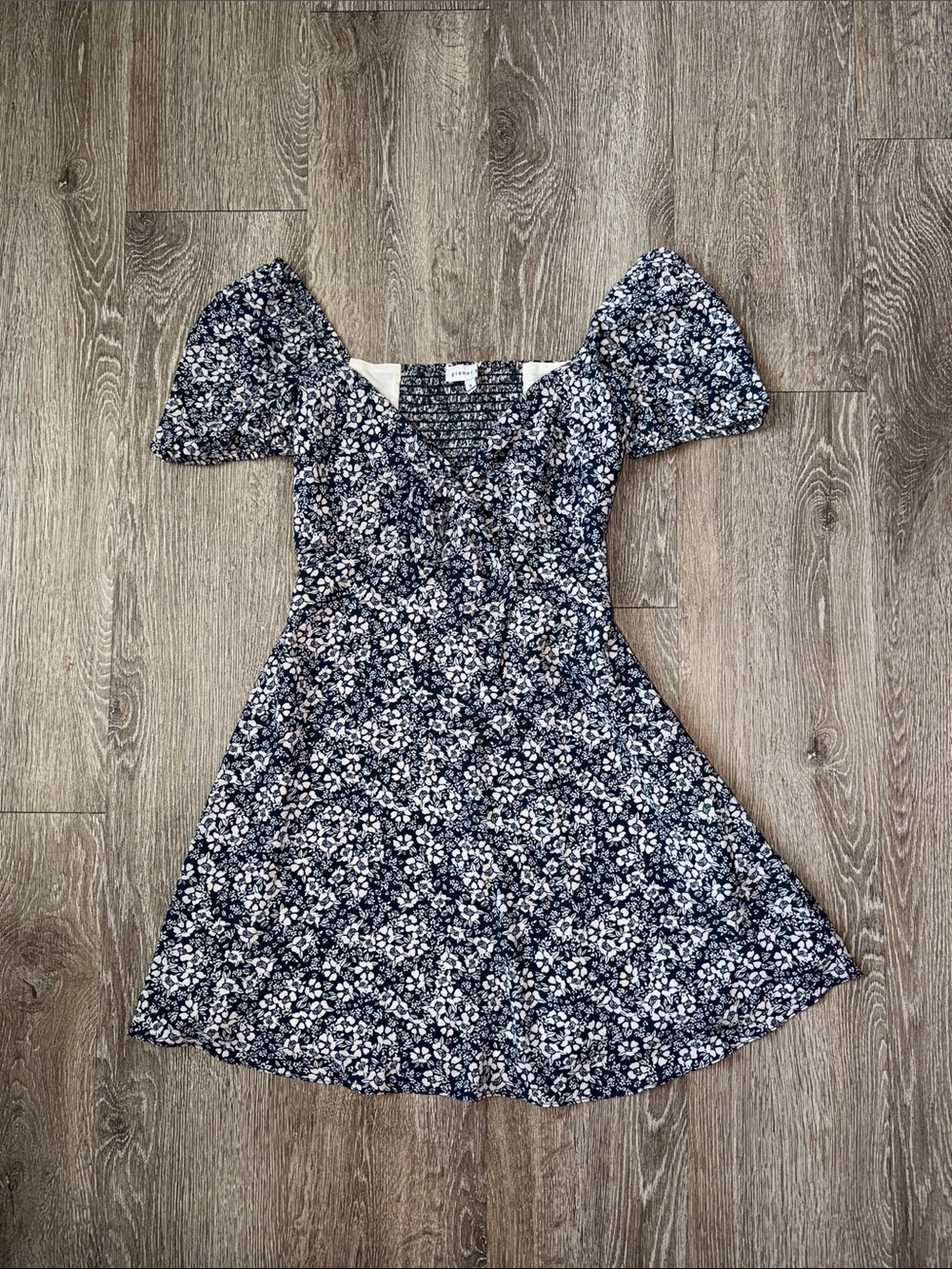 Gianni bini Floral Puff-Sleeve Mini Dress - navy Blue size 0 wedding casual